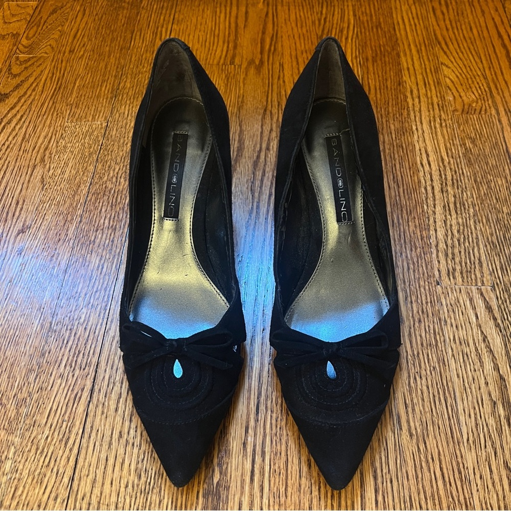 Bandolino High Heel Black Leather and man made material bow detail size 8.5